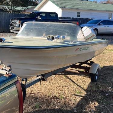 1968 Glastron 15ft boat