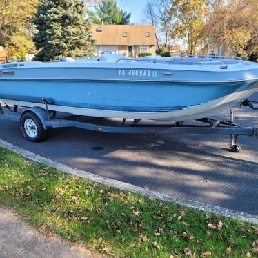 1989 Four Winns 18ft boat