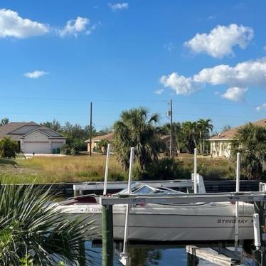 2000 Stingray 19ft boat