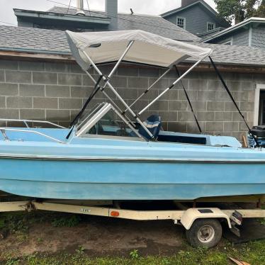 1980 Glastron 14ft boat