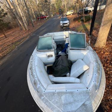 1985 Cobalt bow rider 18ft boat