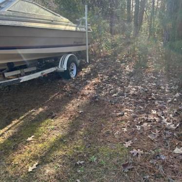 1997 Bayliner 18ft boat