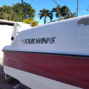 2000 Four Winns 24ft boat