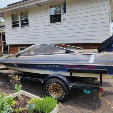 1987 Bayliner 17ft boat