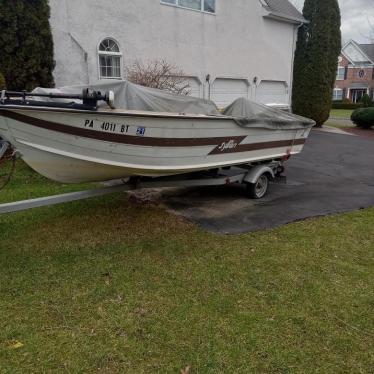 1982 Sylvan 16ft boat