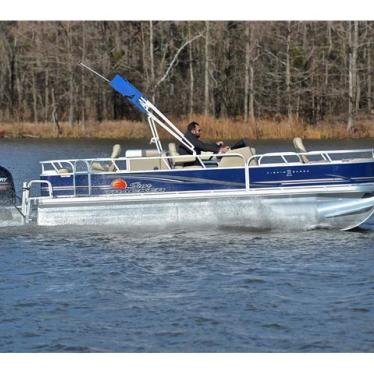 2014 Sun Tracker fishin barge 22 dlx