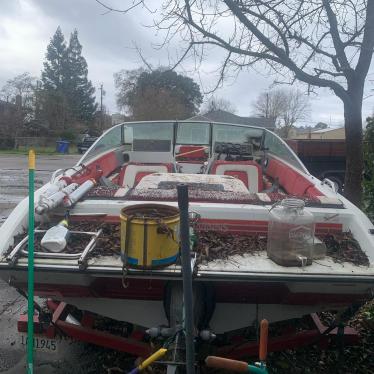 1989 Four Winns 19ft boat