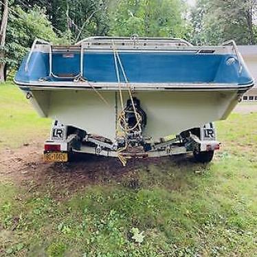 1987 Sea Ray 21ft boat