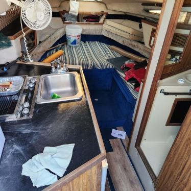 1985 Sea Ray 25ft boat