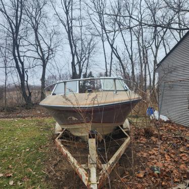 1985 Mercruiser 21ft boat