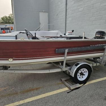 1989 Crestliner muskie pro 16ft boat