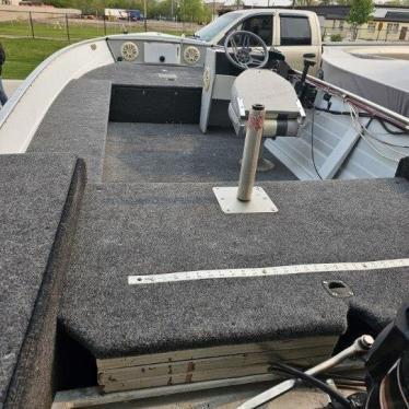 1989 Crestliner muskie pro 16ft boat