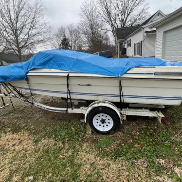 1986 Sea Ray 17ft boat