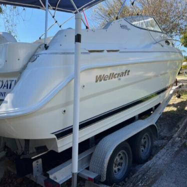 2000 Wellcraft 2400 martinique