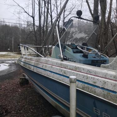 1984 Bayliner 19ft boat