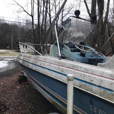 1984 Bayliner 19ft boat