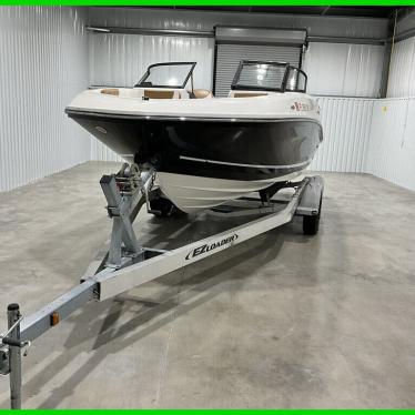 2020 Bayliner vr5 bowrider - outboard