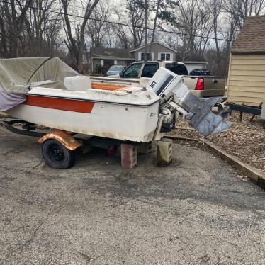 1977 Starcraft 17ft boat