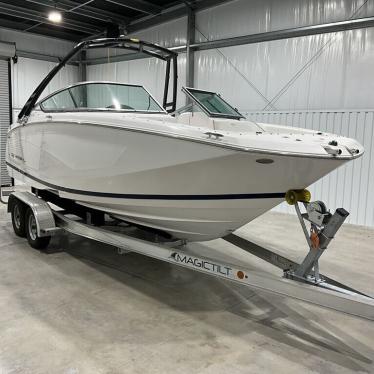 2019 Regal 22 fasdeck