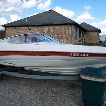 1997 Bayliner 20ft boat