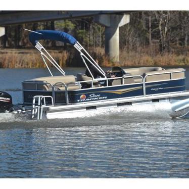 2021 Sun Tracker party barge 18 dlx