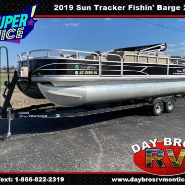 2019 Sun Tracker fishin' barge