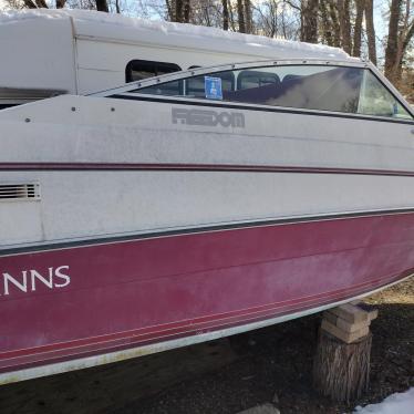 1990 Four Winns 20ft boat