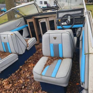 1985 Wellcraft 19ft boat