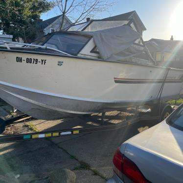 1984 Starcraft 19ft boat