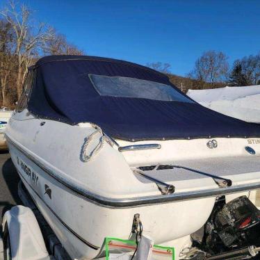 2000 Stingray 19ft boat