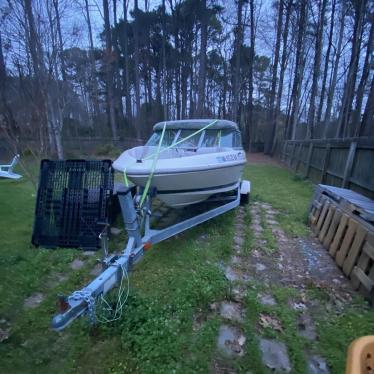 2003 Maxum 17ft boat