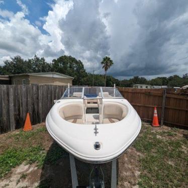 2006 Chaparral 18ft boat