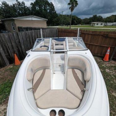 2006 Chaparral 18ft boat