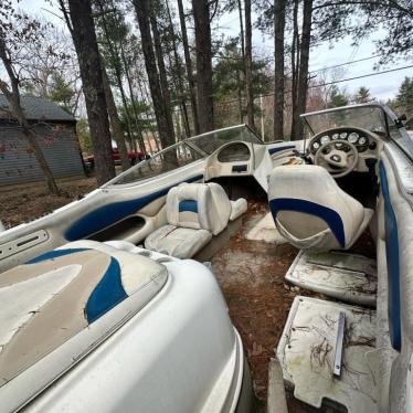 2004 Stingray 20ft boat