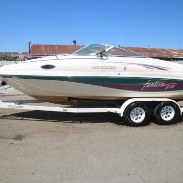 1995 Rinker festivia 212