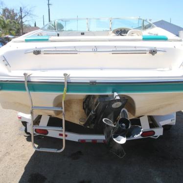 1995 Rinker festivia 212