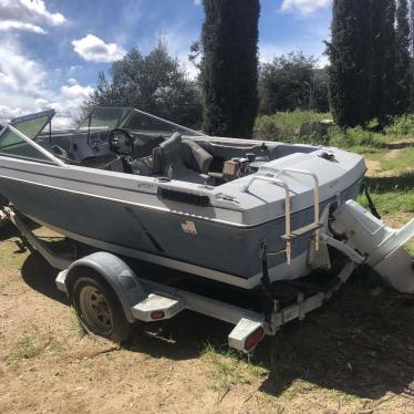 1986 Bayliner 18ft boat