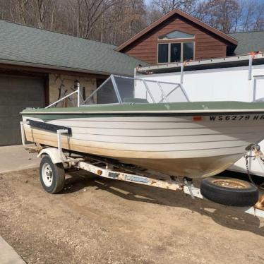 1971 Crestliner 16ft boat