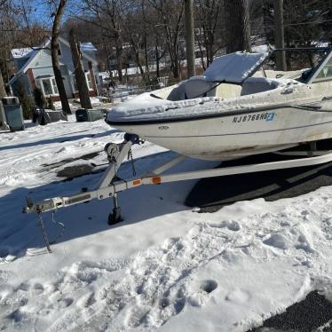 2005 Bayliner 18ft boat