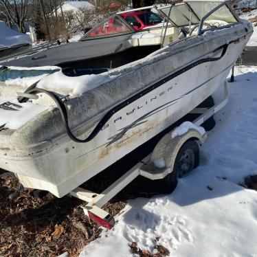 2005 Bayliner 18ft boat