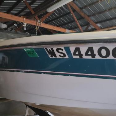 1992 Rinker 18ft boat