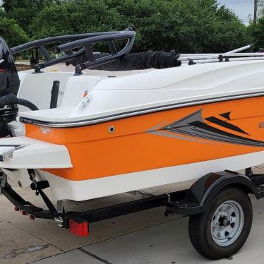 2021 Bayliner e16