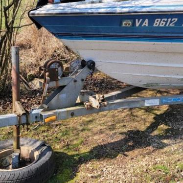 1988 Bayliner 18ft boat