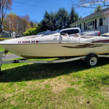 2002 Yamaha 19ft boat