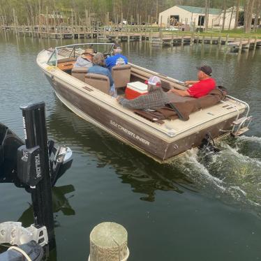 1984 Crestliner 19ft boat