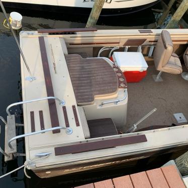 1984 Crestliner 19ft boat