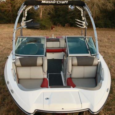 2010 Mastercraft 22ft boat