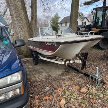 1977 Crestliner 16ft boat