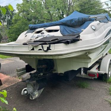 2004 Sea Ray sundeck 240