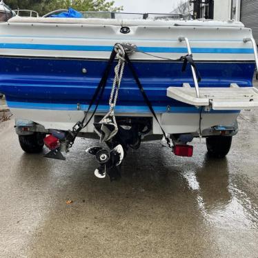 1989 Bayliner 18ft boat